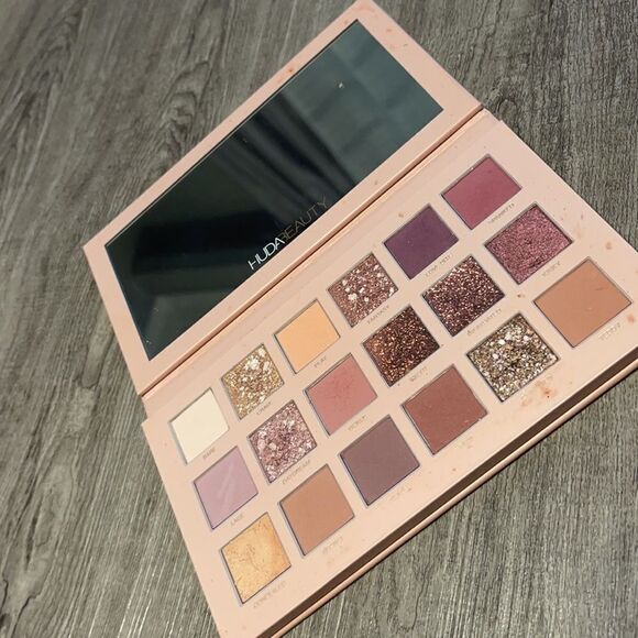 HUDA BEAUTY
The New Nude Eyeshadow Palette - Picture 2 of 2